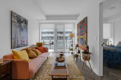 Condo Apartment in Toronto