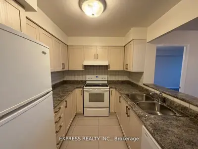 39 Pemberton Avenue 710, Toronto, On M2m 4l6
