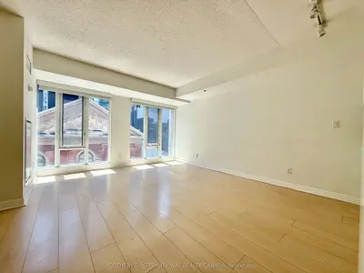 210 Victoria Street 717, Toronto, On M5b 2r3
