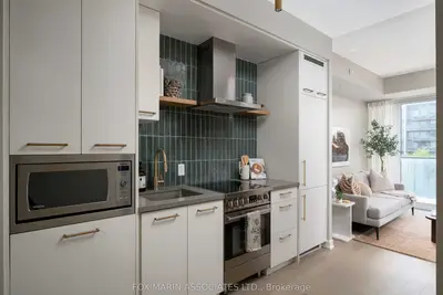 Condo Apartment in Toronto