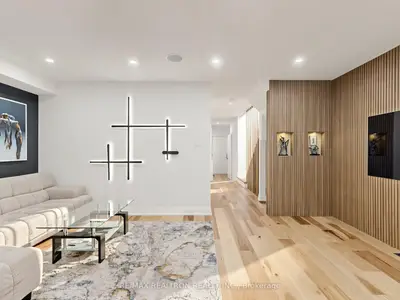 68 Dallimore Circle, Toronto, On M3c 4c5