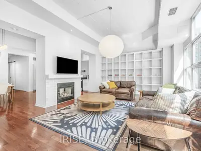 Condo Apartment in Toronto