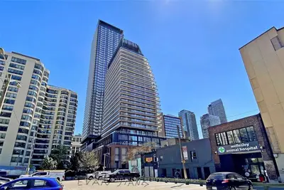 Condo Apartment in Toronto