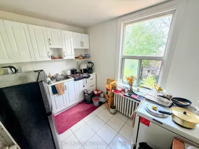 636 Clinton Street, Toronto, On M6g 2z7