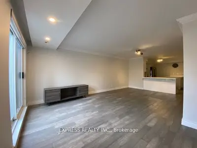28 Sommerset Way 1639, Toronto, On M2n 6w7