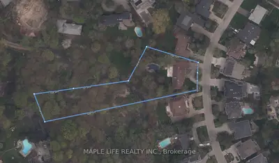 16 Brian Cliff Drive, Toronto, On M3b 2g2
