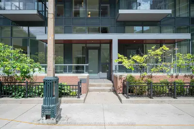 Condo Townhouse in Toronto