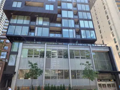 Condo Apartment in Toronto