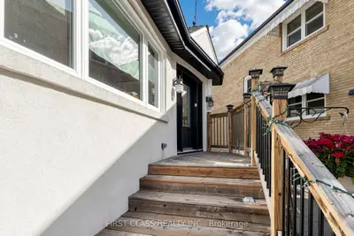 18 Yonge Boulevard, Toronto, On M5m 3g5