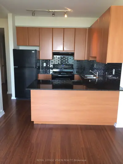 30 CANTERBURY Place 1708, Toronto C07, ON M2N 0B9