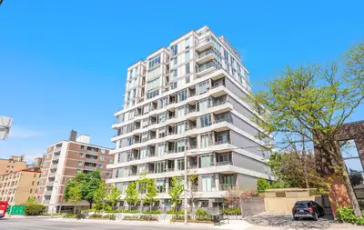 1 Cardiff Road 408, Toronto, On M4p 0g2