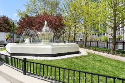 637 Lake Shore Boulevard W 301, Toronto, On M5v 3j6