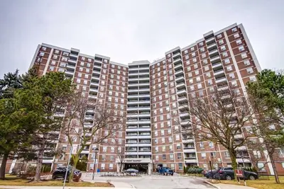 5 Shady Golfway 1610, Toronto, On M3c 3a5