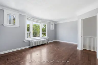 Store W Apt/Office in Toronto