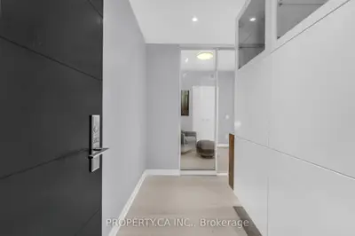 488 University Avenue 3002, Toronto, On M5g 0c1