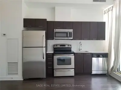 169 Fort York Boulevard 220, Toronto, On M5v 0c8