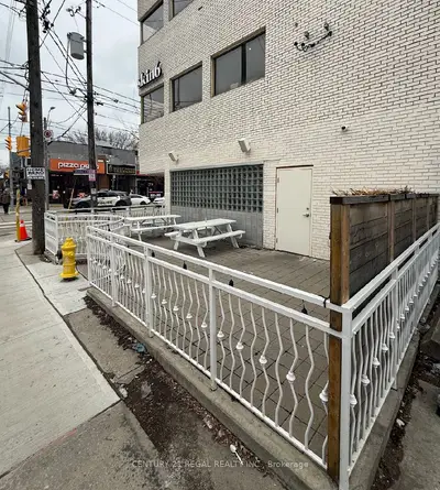 802 Dundas Street W, Toronto, On M6j 1v3