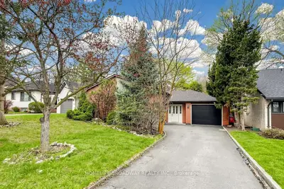 36 Bradgate Road, Toronto, On M3b 1j7
