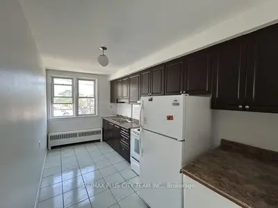 3432 Bathurst Street 1, Toronto, On M6a 2c2