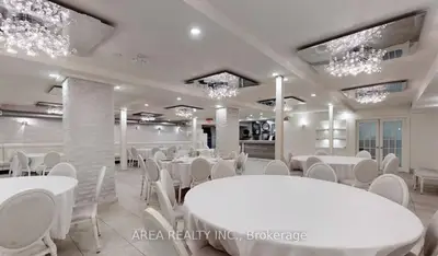 2472 Yonge Street Lower, Toronto, On M4p 2h5