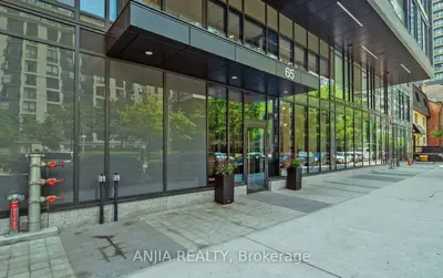 65 Mutual Street 2303, Toronto, On M5b 0e5