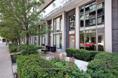 49 Stewart Street 101, Toronto, On M5v 2v1