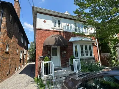 Duplex in Toronto