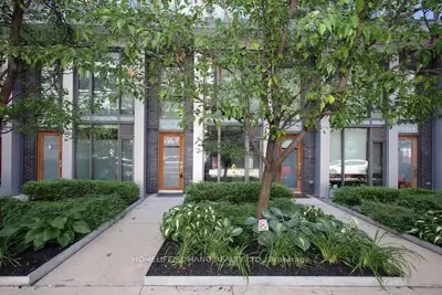 55 Stewart Street 104, Toronto, On M5v 2v1