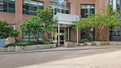 7 Carlton Street 810, Toronto, On M5b 2m3
