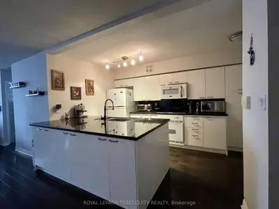 30 Greenfield Avenue 1009, Toronto, On M2n 6n3
