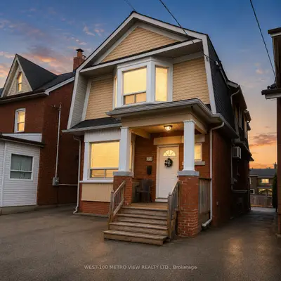 Triplex in Toronto