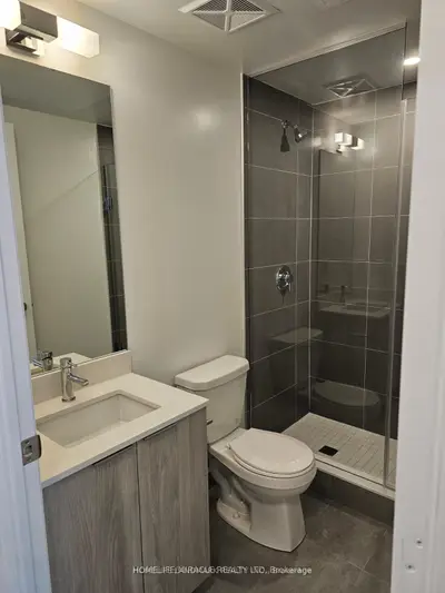 8 Widmer Street 3501, Toronto, On M5v 2e7