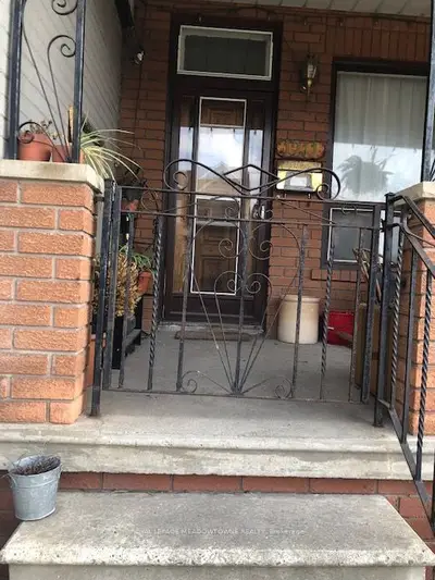 1211 College Street Upper, Toronto, On M6h 1c1