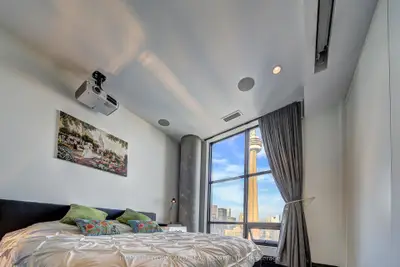 10 Nw Navy Wharf Court Nw Ph02, Toronto, On M5v 3v2