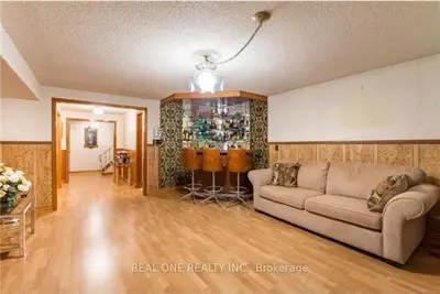 114 Palmerston Avenue Basement, Toronto, On M6j 2j1