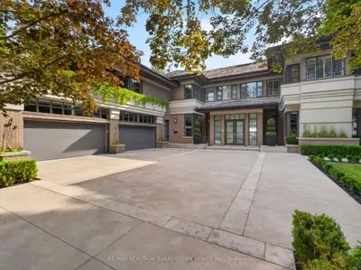 17 Alderbrook Drive, Toronto, On M3b 1e3