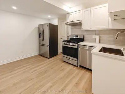 598 Crawford Street Lower, Toronto, On M6g 3k2