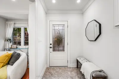 556 Davisville Avenue, Toronto, On M4s 1j5