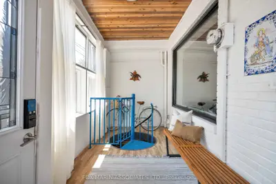 112 Wolseley Street, Toronto, On M6j 1k2