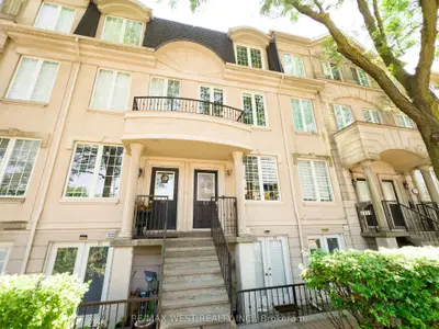 Att/Row/Townhouse in Toronto