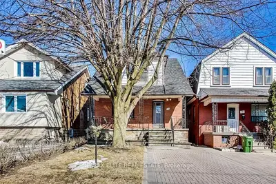 Lower 299 Robina Avenue, Toronto, On M6c 3z2