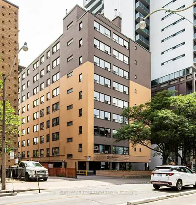 Condo Apartment in Toronto