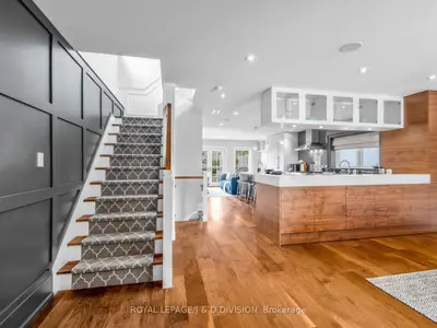 146 Glenvale Boulevard, Toronto, On M4g 2w3