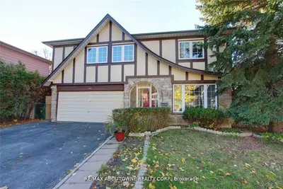14 Angus Drive Lower, Toronto, On M2j 2x1