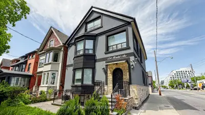Fourplex in Toronto
