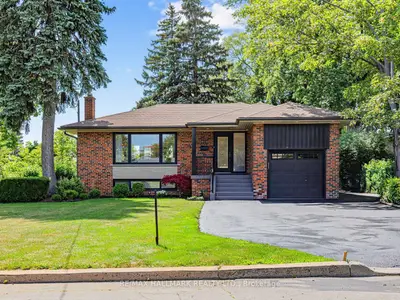 8 Tufton Crescent, Toronto, On M4a 2e3