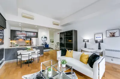 Condo Apartment in Toronto