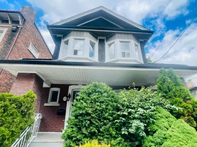 Fourplex in Toronto