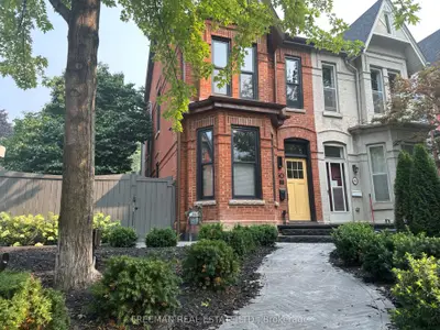 50 Russell Street 2, Toronto, On M5s 1b7