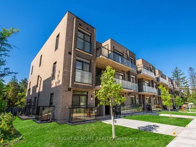 Condo Townhouse in Toronto